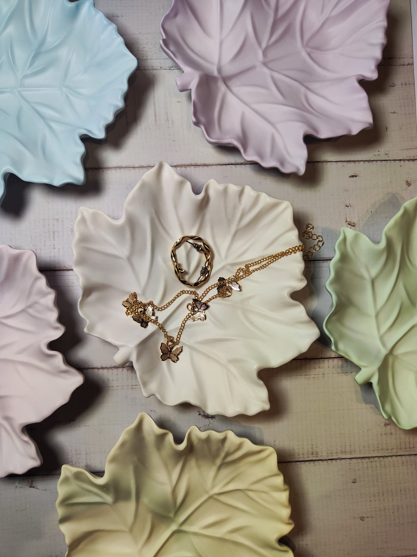 Pastel Leaf Trinket Tray