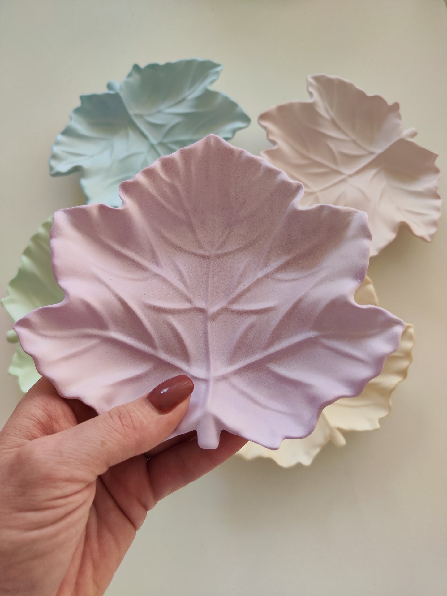 Pastel Leaf Trinket Tray